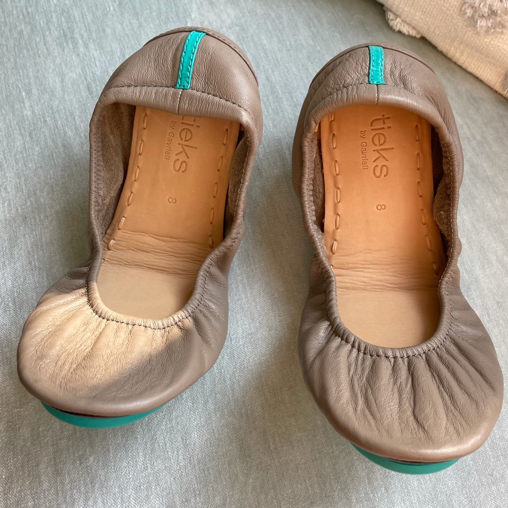 Tieks by Gavrieli NWOT Classic Taupe Flats